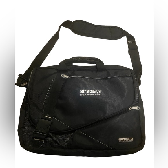 OGIO Voyager Messenger/ Laptop Bag_ Men or Women_Black - Picture 4 of 11